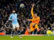 LOL赛事-科曼率队晋级，欧冠冠军在望