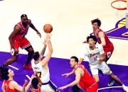 英雄联盟总决赛赛程-山西队横扫湖人，西亚卡姆带队取胜