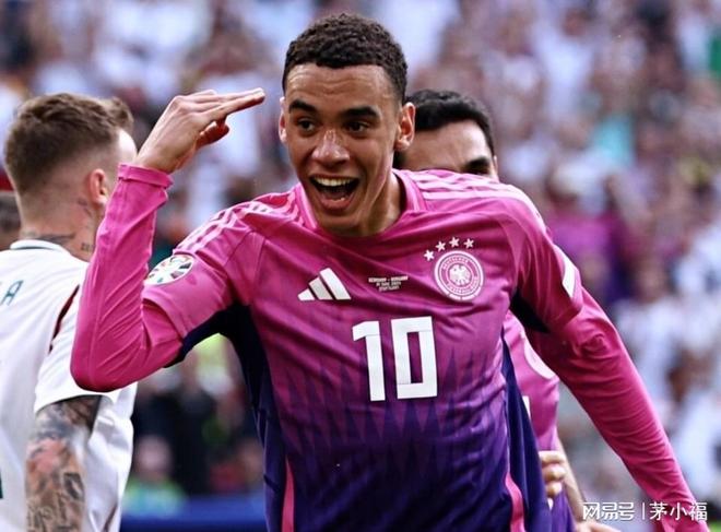 包含超级战绩!西亚球队火力全开,轻松晋级的词条 包含超级战绩!西亚球队火力全开,轻松晋级的词条