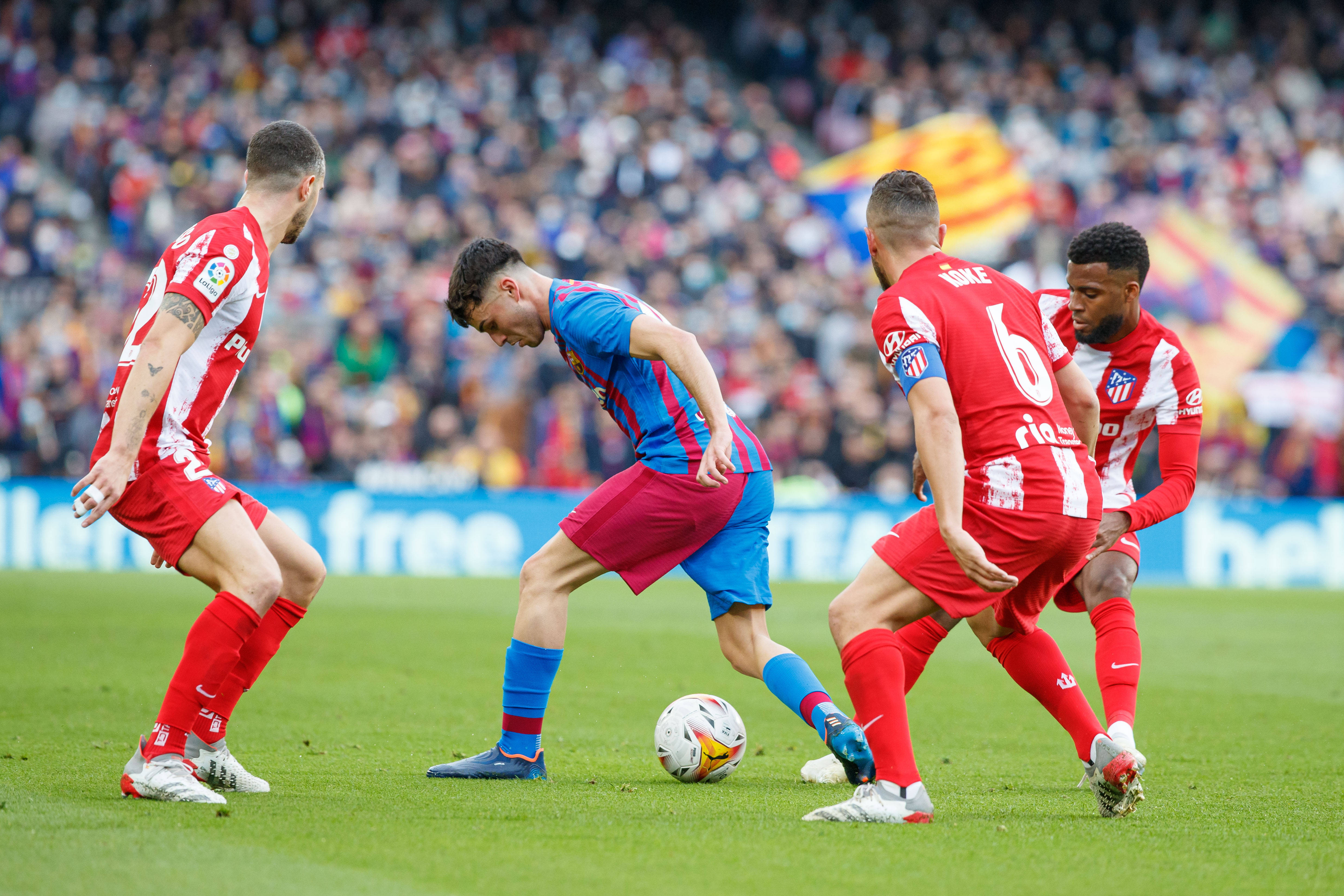 包含西班牙逆转胜利，稳住欧预赛晋级席位的词条