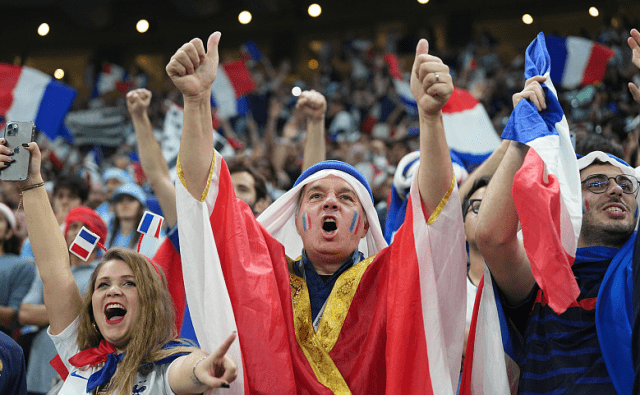 关于世界杯传奇谢幕,球迷泪洒赛场的信息 关于世界杯传奇谢幕,球迷泪洒赛场的信息