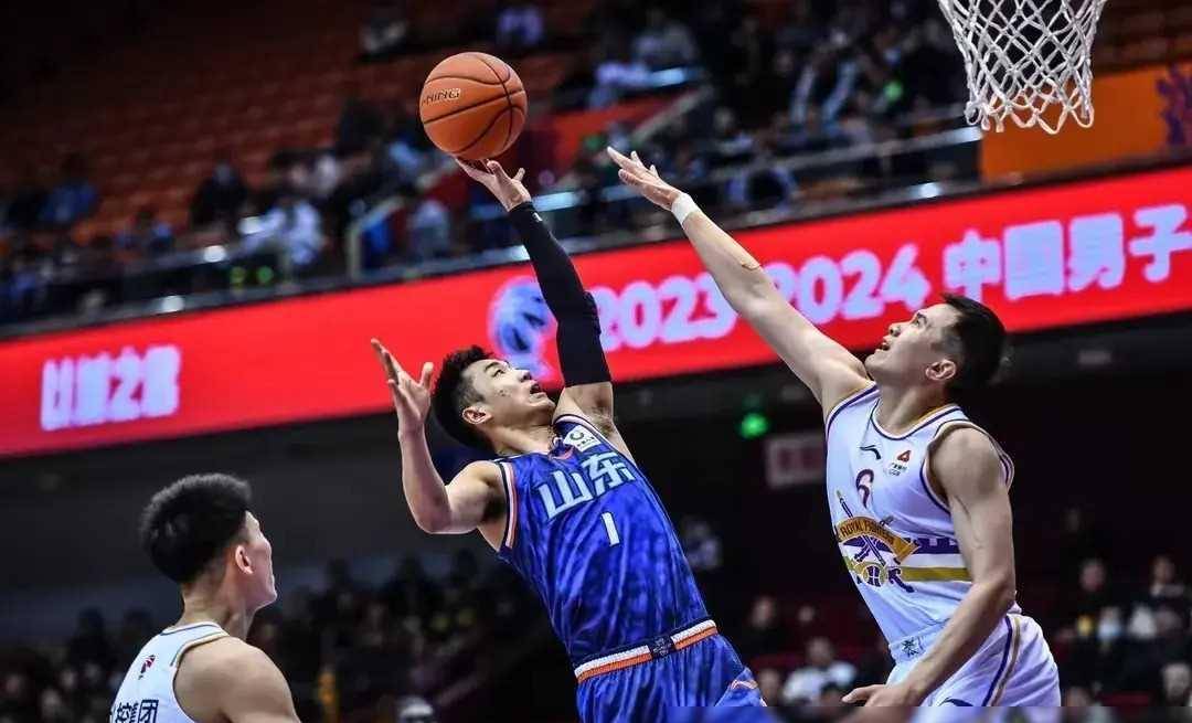 包含关键比赛！球队备战打造全新战术迎接挑战的词条