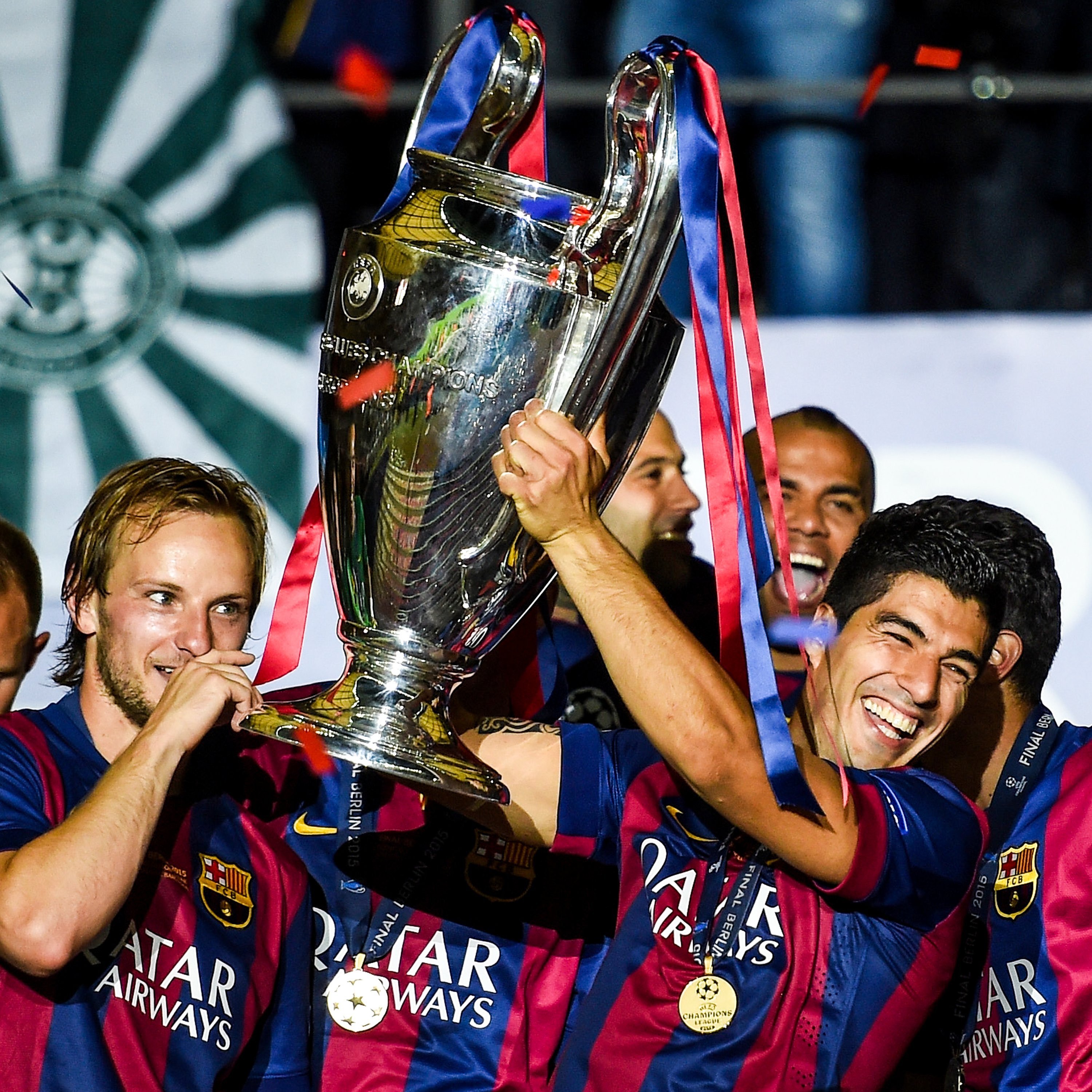 西班牙逆转中国，苏亚雷斯惊艳四座