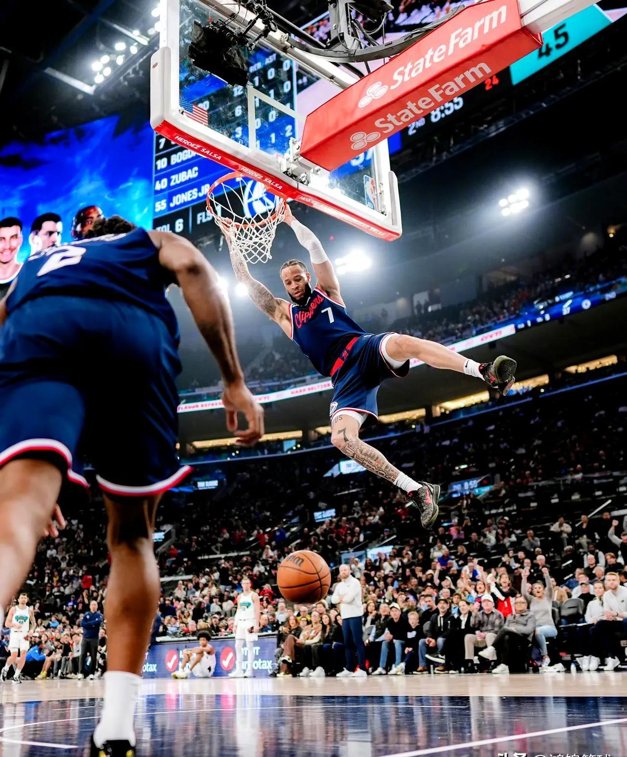 独行侠逆转马刺,哈登高光表现 独行侠逆转马刺,哈登高光表现