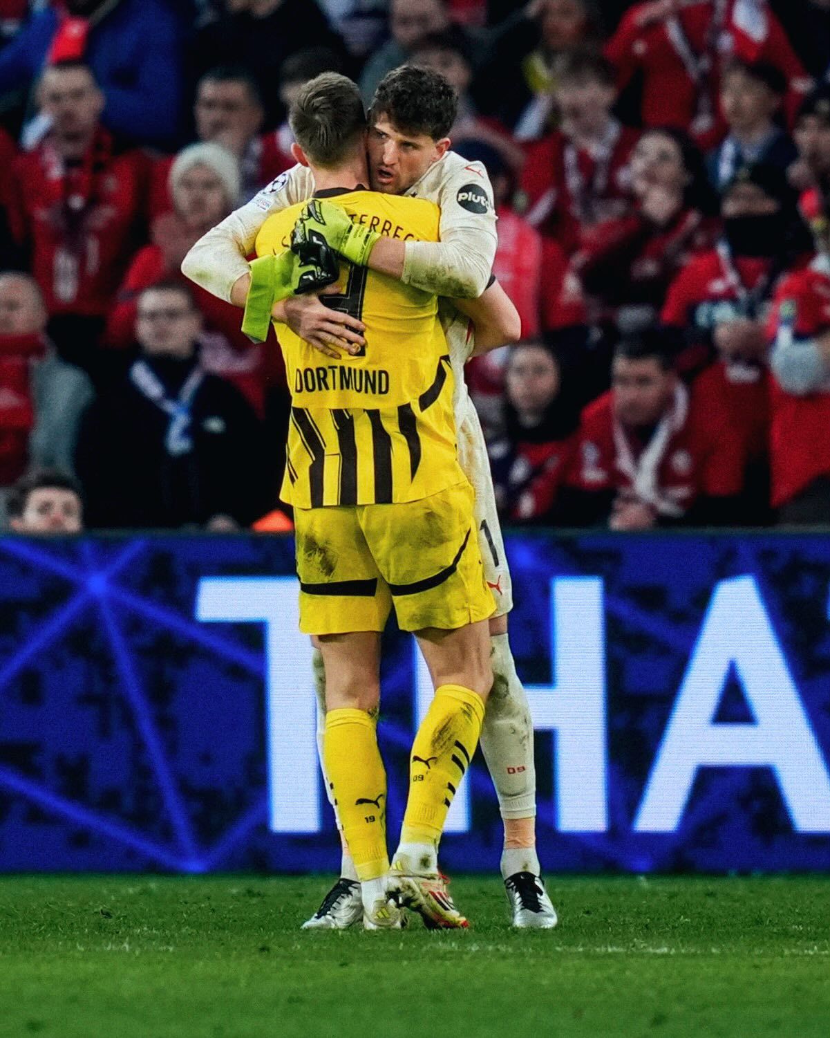 柏林赫塔客场击败多特蒙德,接近欧冠区 柏林赫塔客场击败多特蒙德,接近欧冠区