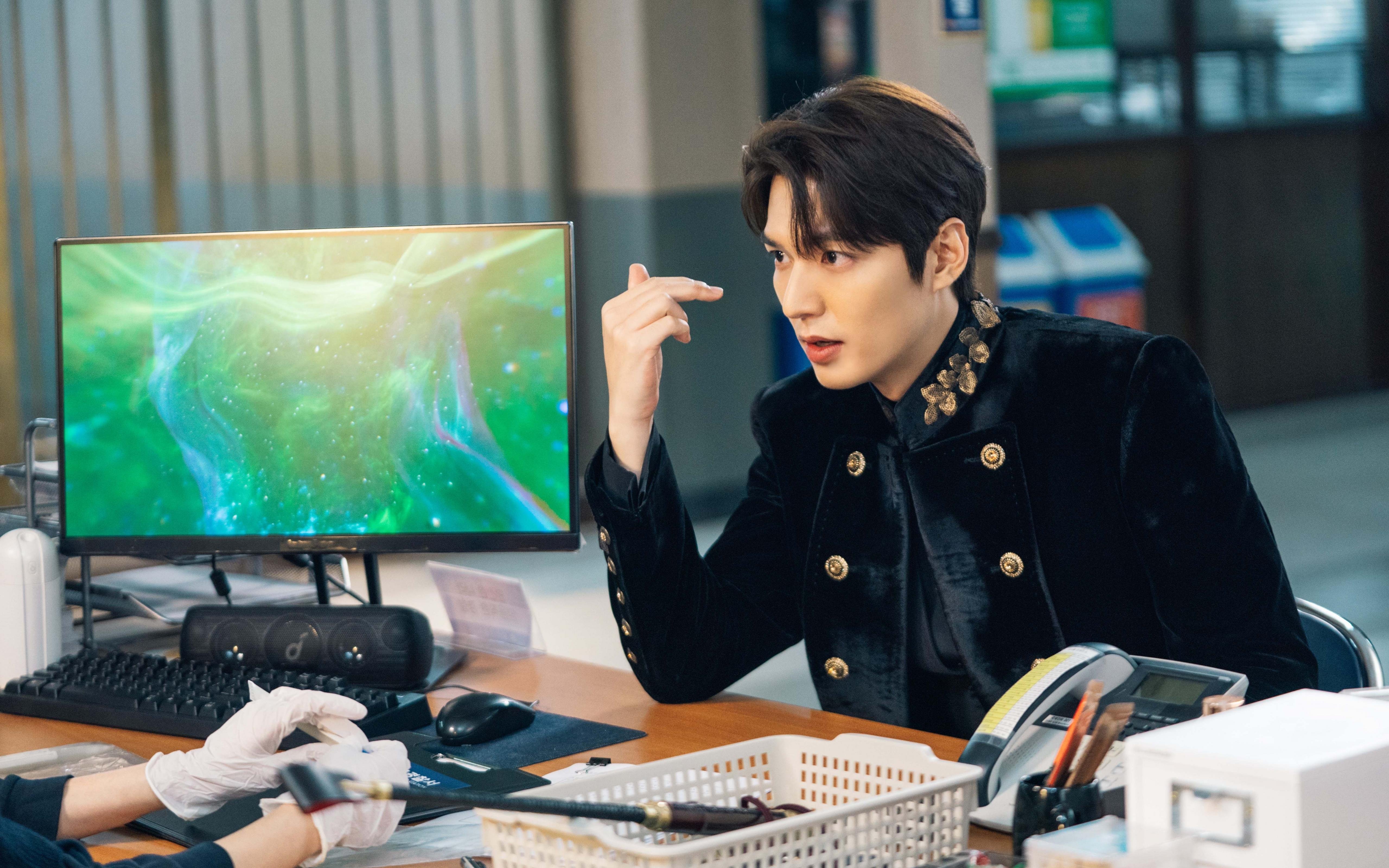 撕裂黑暗的制胜一球，孔德在总决赛之夜重新定义价值