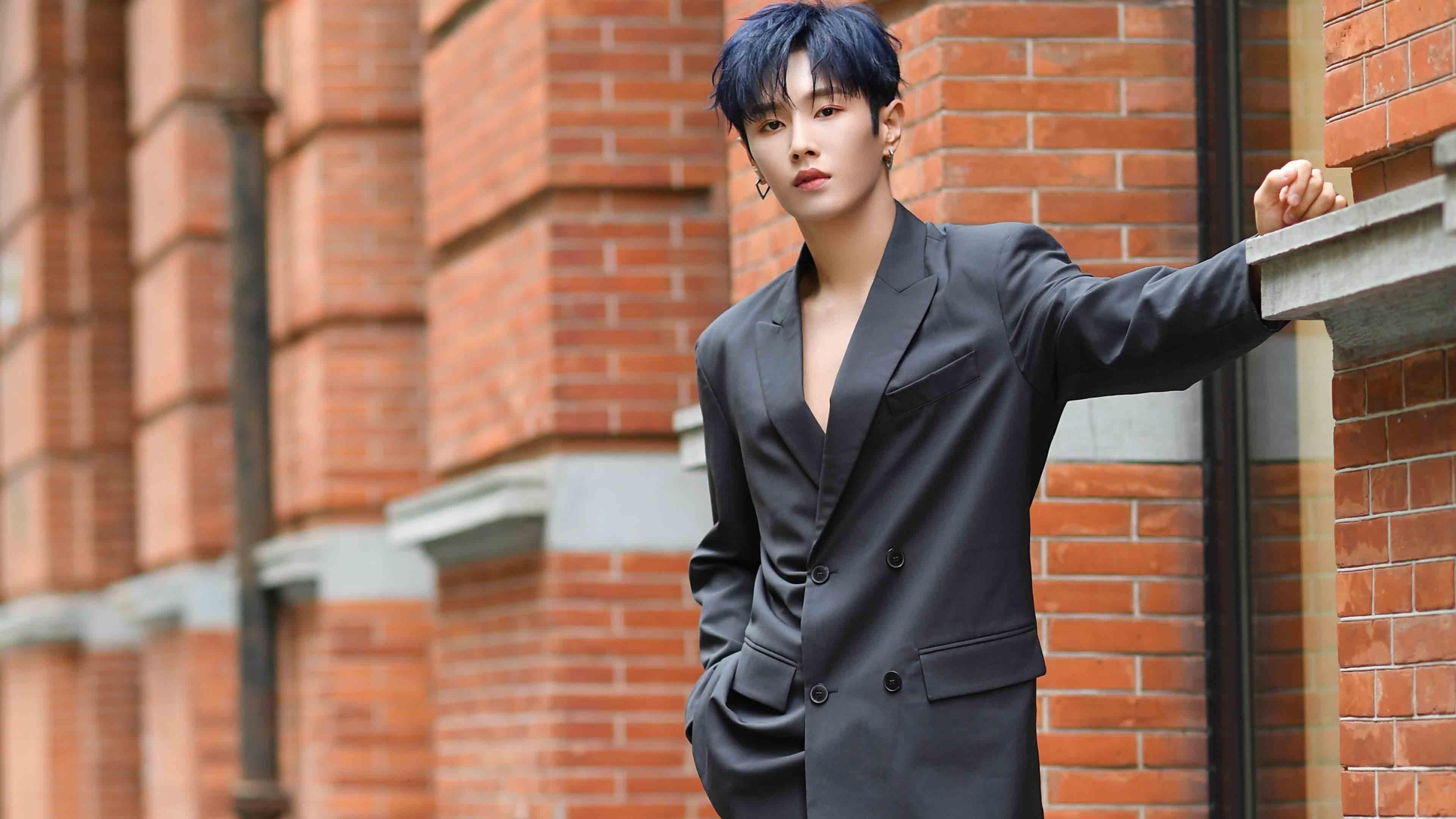 狼王咆哮爱德华兹狂轰40+刷新纪录,魔术主场横扫湖人取关键卡位战胜利