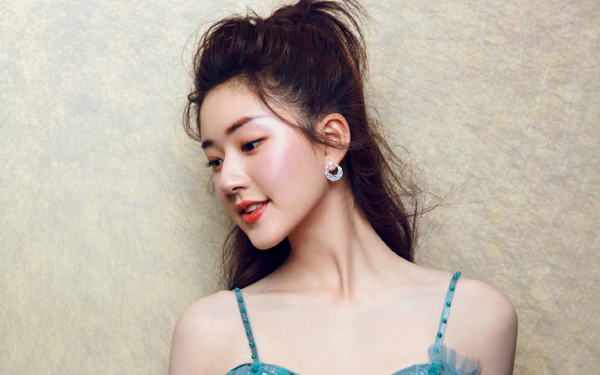 当世界杯热潮席卷北美，独行侠与活塞在篮球场上演另一种国家德比