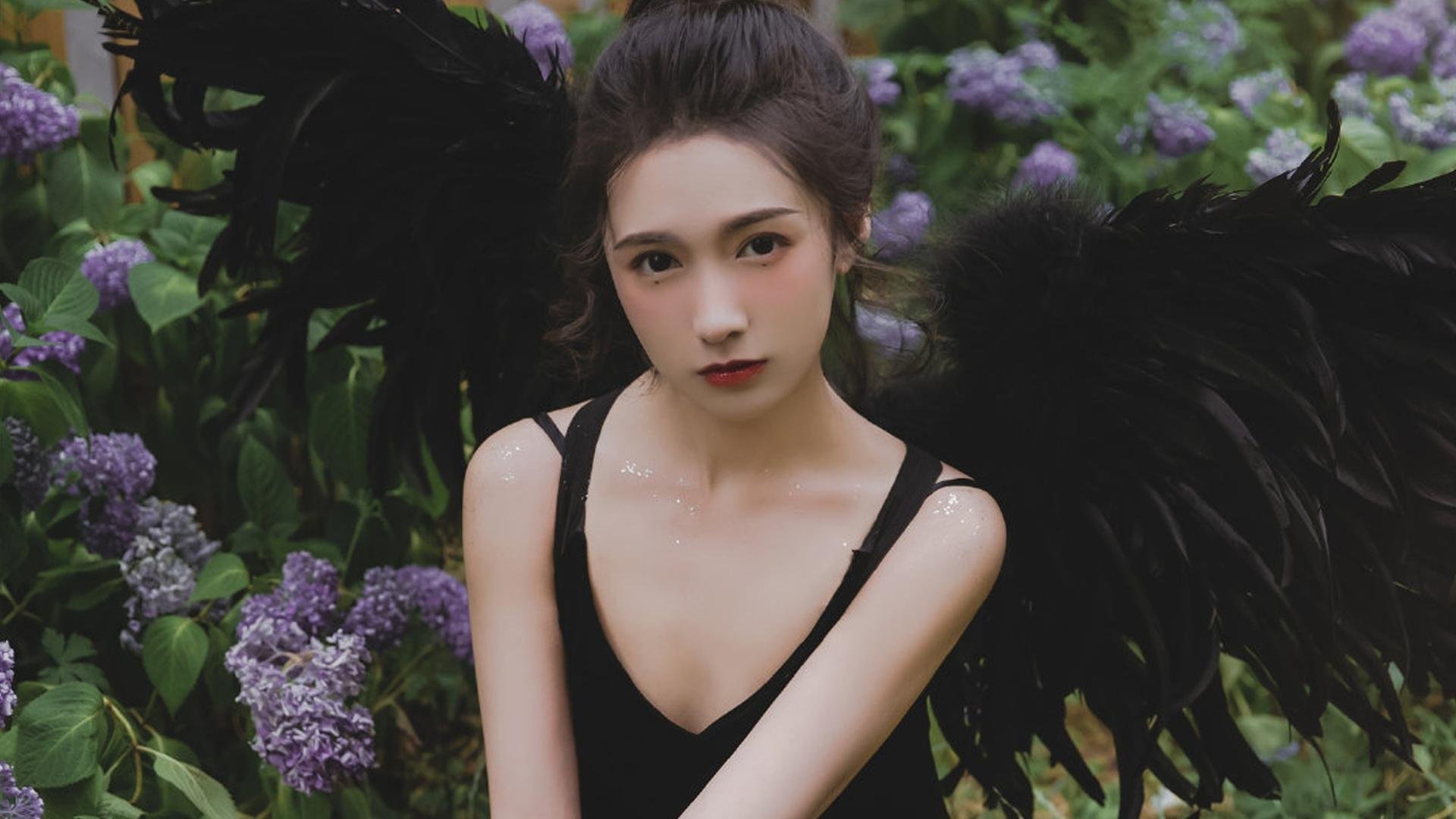 绿茵场上的地缘政治,从伊拉克突围到奥纳纳的不手软