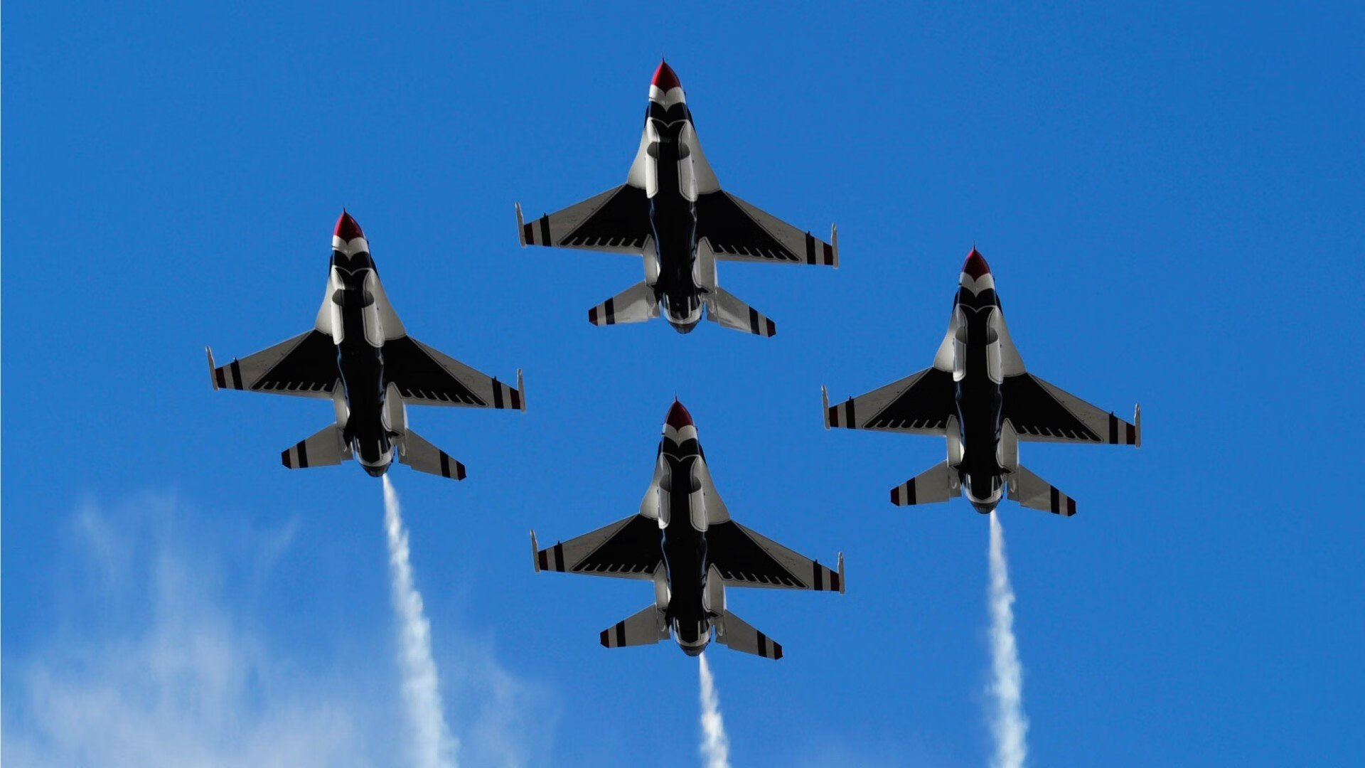 从马德里到北京,当斗牛士的红白,遇见东方的掌声—劳塔罗满分之夜解码